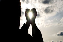 战胜队友郑加恒 骆建佑晋级全英羽毛球赛次圈.